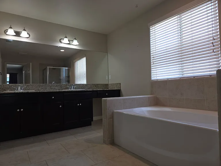 3941 Dearborn Ave — Photo 6