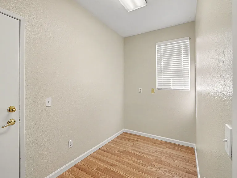 337 Upton Pyne Dr — Photo 3