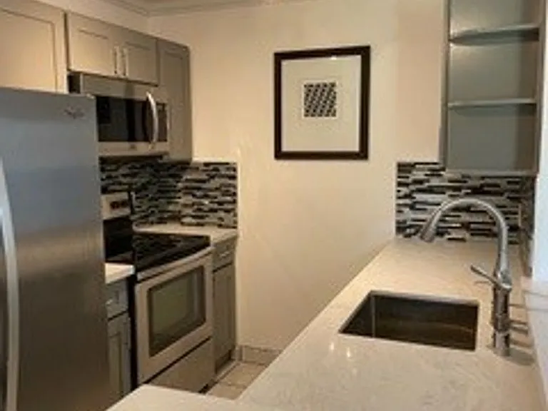 160 Keonekai Rd #1-103 — Photo 3