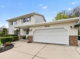 9705 South Veronica DRIVE, Oak Creek, WI 53154
