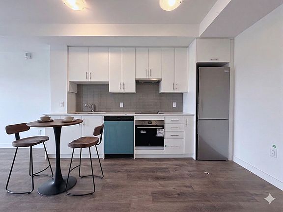 2nd image of 461 Green Rd