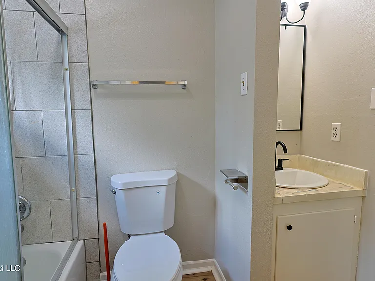 1121 Woodfield Dr #23 — Photo 9