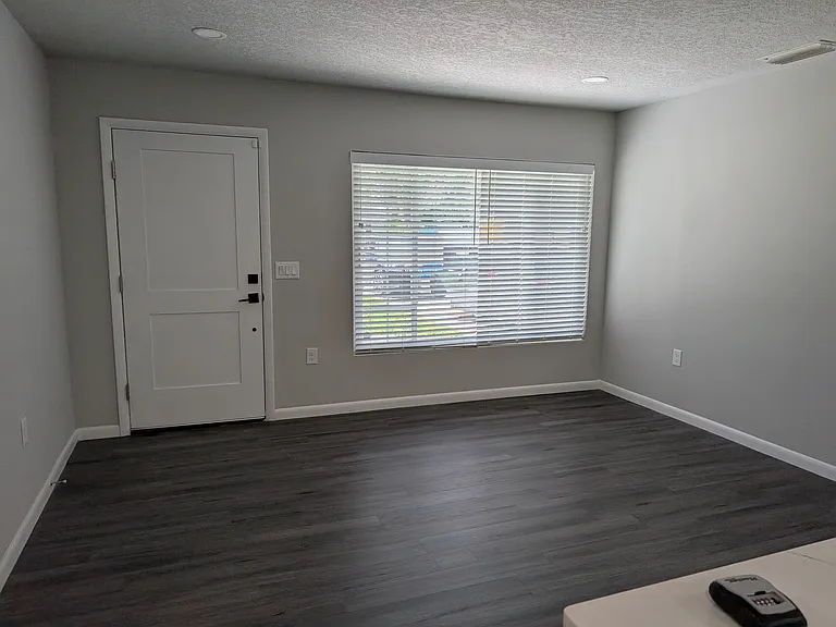 3209 W Leila Ave — Photo 8