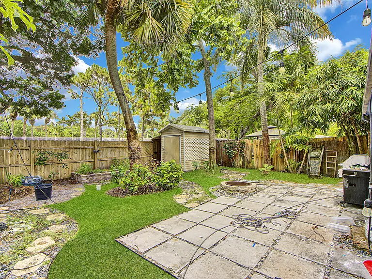 5893 Cassandra Ct — Photo 12