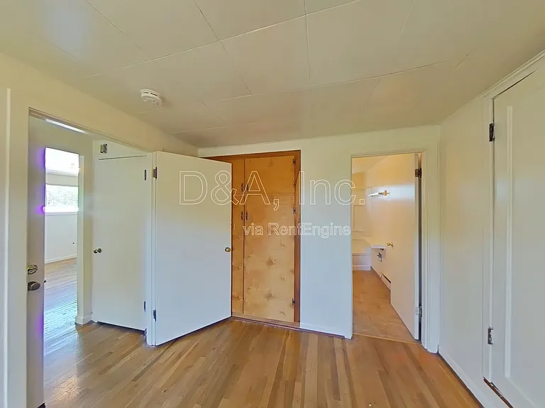 428 NW 25th St — Photo 5
