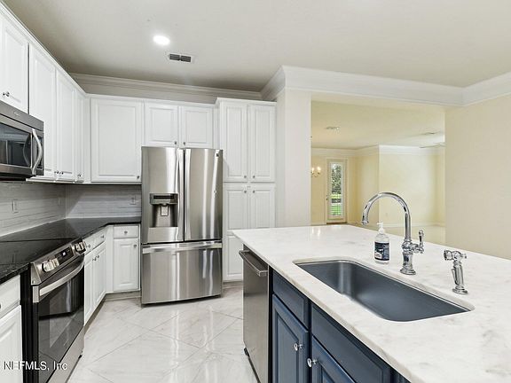 3rd image of 192 ORCHARD PASS Avenue #516