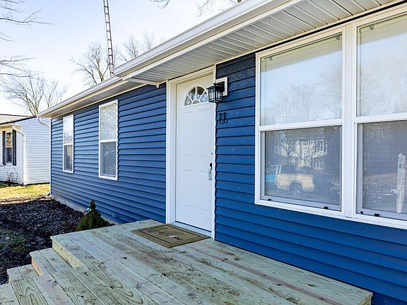 3rd image of 11 W Eden Ct