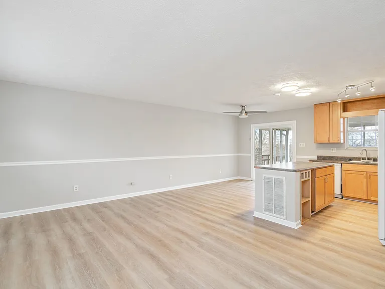 5712 Walden Woods Ct — Photo 6