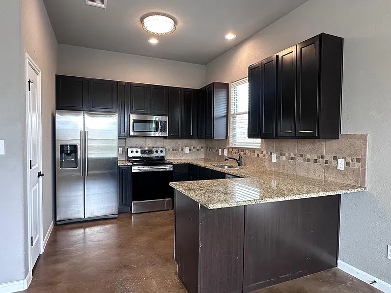 200 Mauna Kea Ln #B — Photo 5