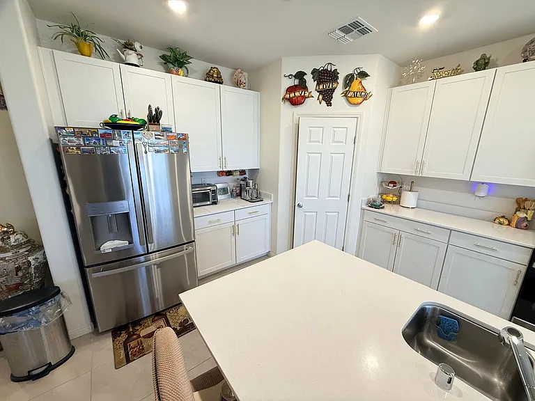 10854 Gentle Crest Ave — Photo 11