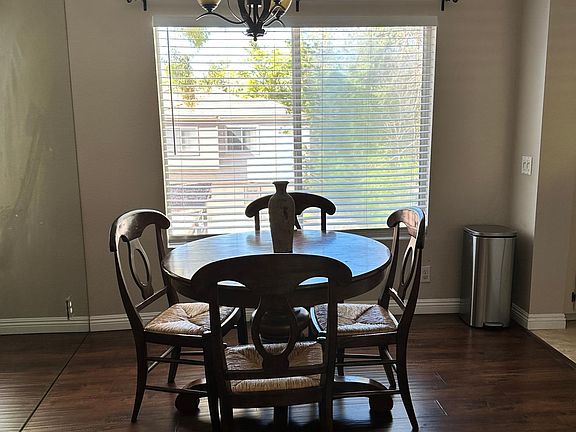 4th image of 552 N Via Colinas