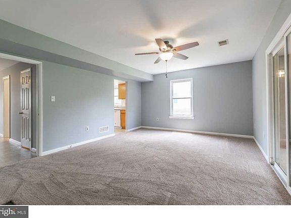 4th image of 3200 Emerald Pl