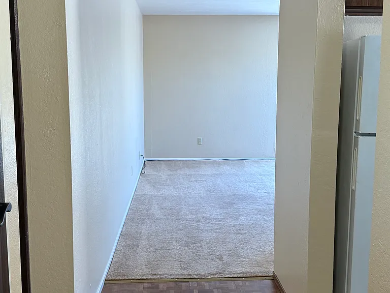 910 Wainwright Street - Monterey — Photo 17