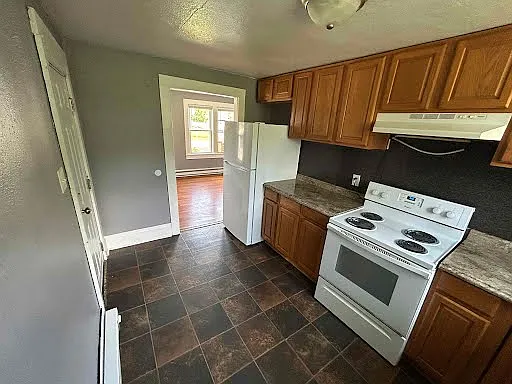 102 Lauren Ave — Photo 5