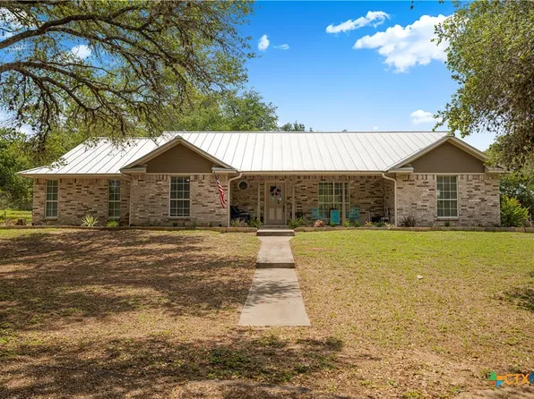 3182 Live Oak Rd, Cuero, TX 77954