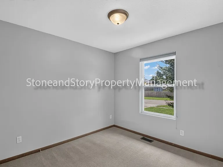 6926 SW 17th St — Photo 14