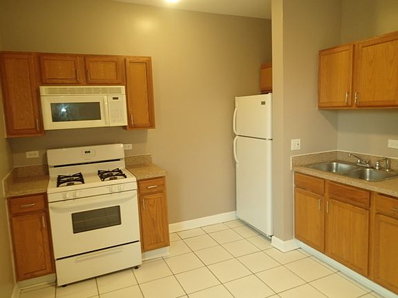 3rd image of 3267 W Wabansia Ave APT 2