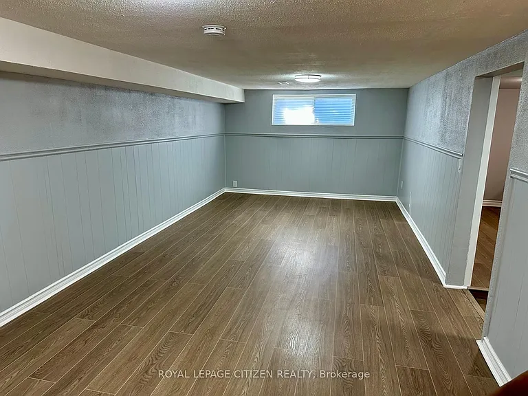 19 Garfield Cres — Photo 8
