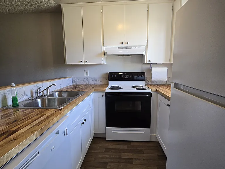 1532 North Ct #D — Photo 3