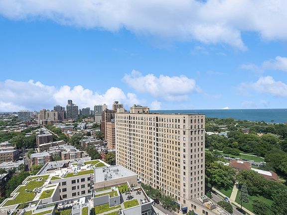 4th image of 2020 N Lincoln Park W APT 20A