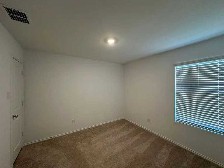 1132 Dashwood Dr — Photo 15