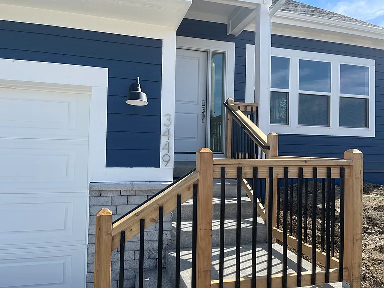 3449 SE Corbin Dr — Photo 2