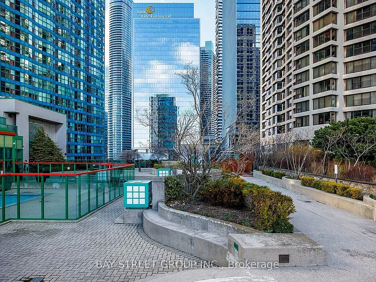 77 Harbour Sq #1603 — Photo 20