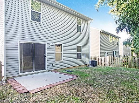 5th image of 4106 Bathurst Dr