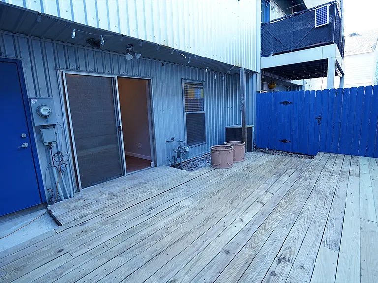 2716 Chenevert St — Photo 21