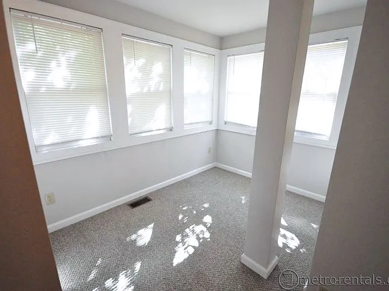 1237 Indianola Ave #A — Photo 9