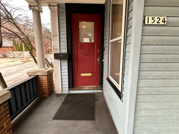 1524 N Farwell Ave, Milwaukee, WI 53202