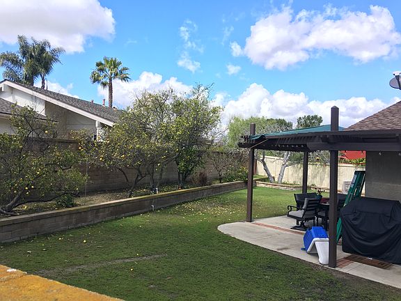 Large yard, patio, patio cov