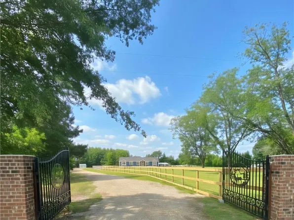 9109 Chickenfoot Rd, Saint Pauls, NC 28384