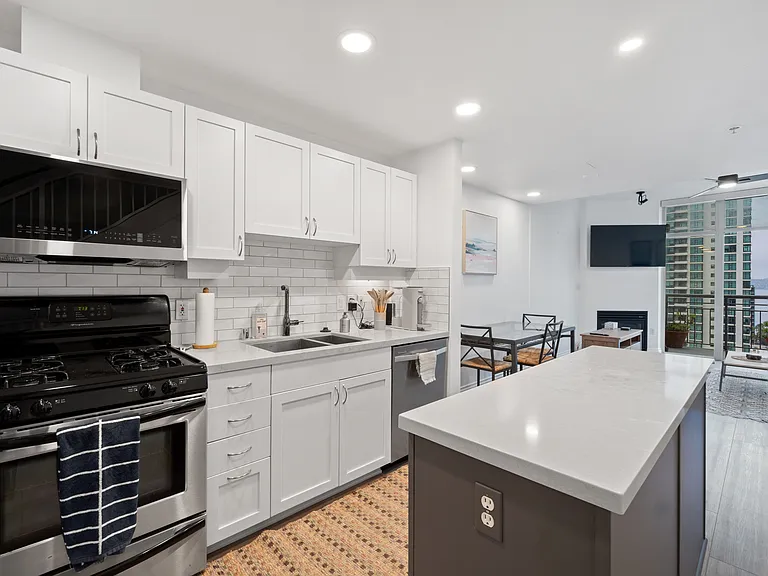 1240 India St #1509 — Photo 7