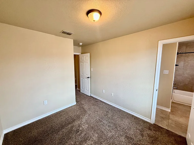 5742 Golf Hts — Photo 15