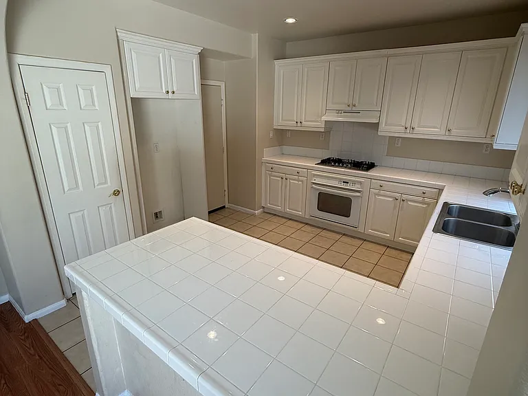 11530 Trailbrook Ln — Photo 4
