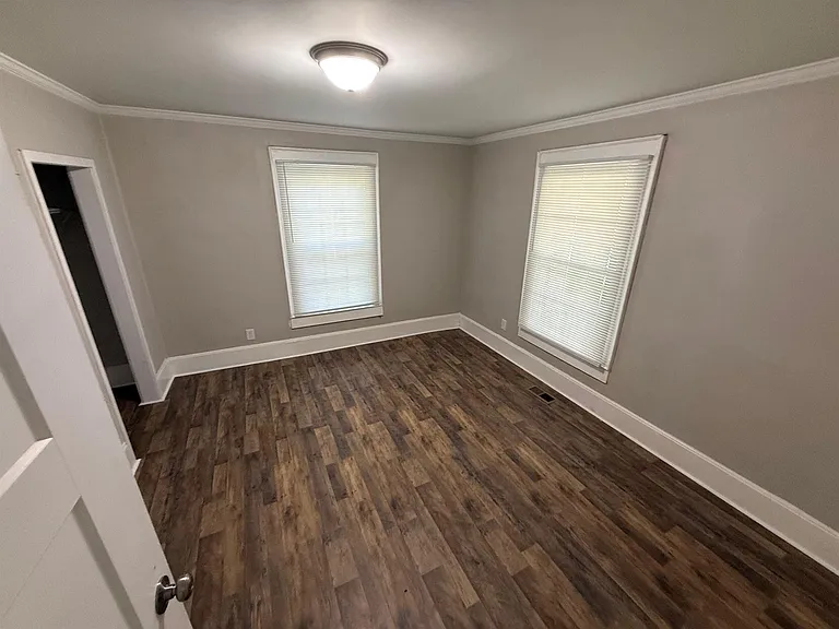 421 Carolina Ave — Photo 9