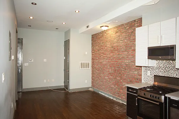 Rented by Brooklyn Group | media 7