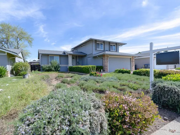 3221 Saturn Dr, Sacramento, CA 95827