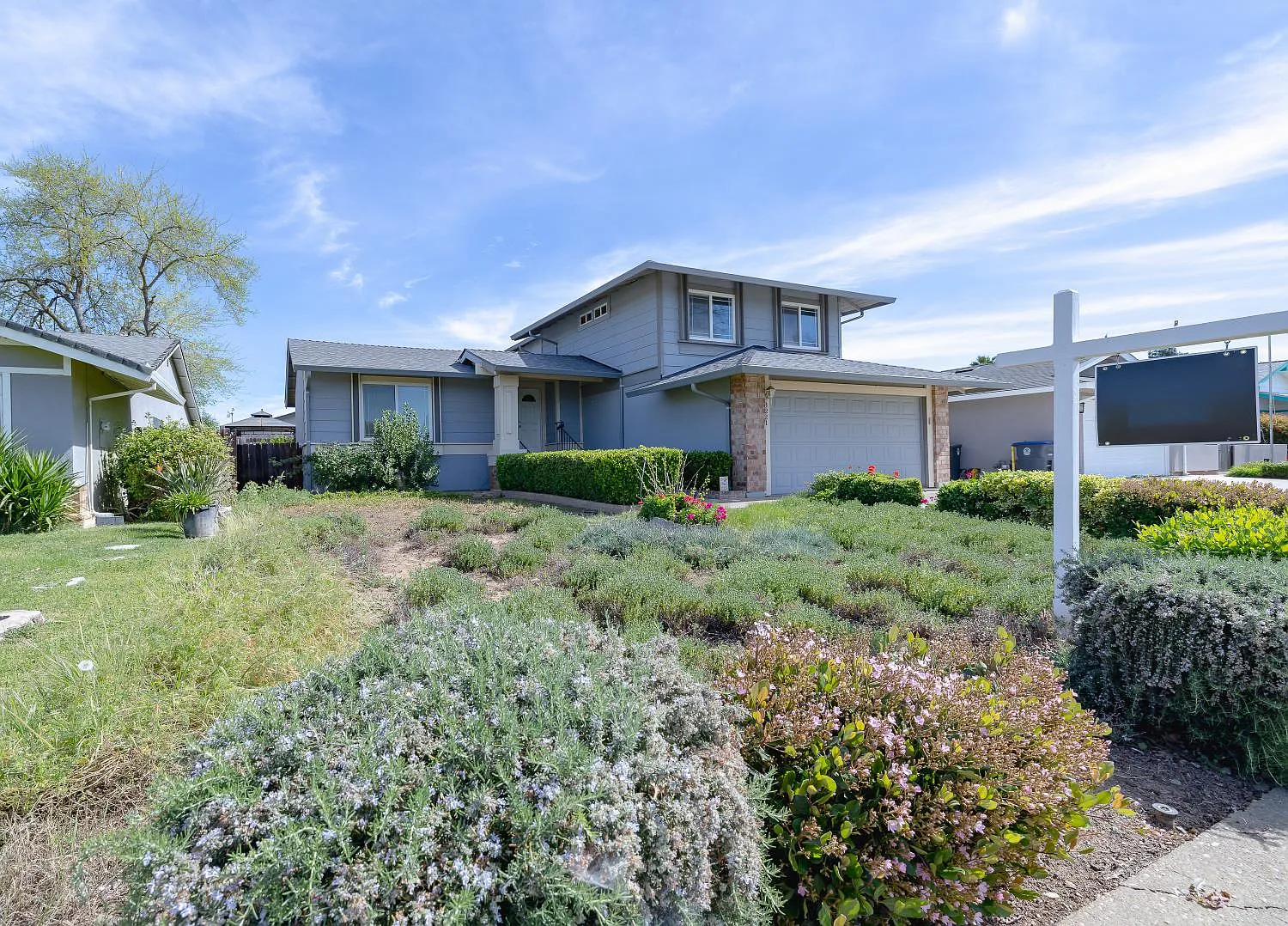 3221 Saturn Dr photo 1