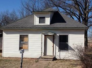 1203 Hazel Ave, Carthage, MO 64836