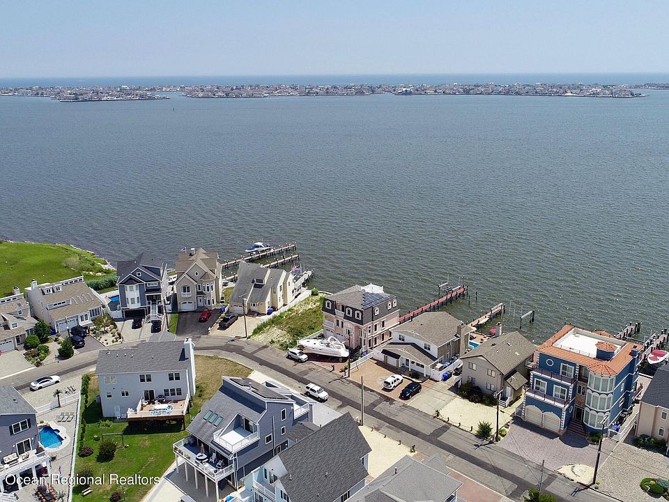 1st image of 206 Cartagena Dr