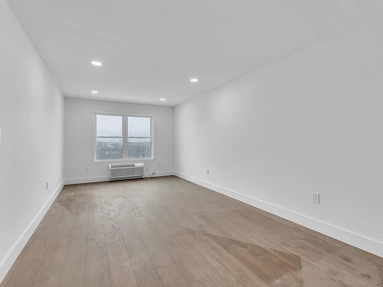 74 Broadway St #1A — Photo 2