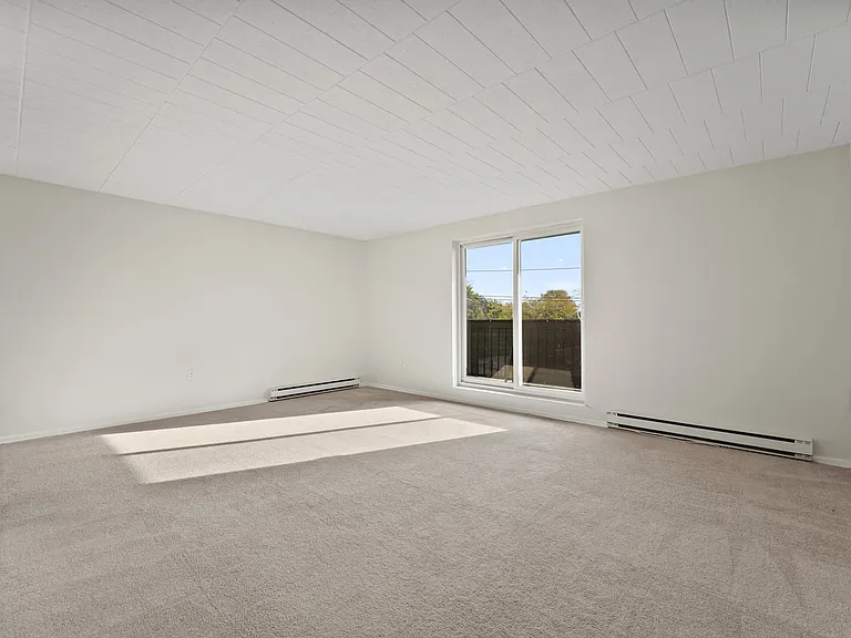 3170 Donnelly St — Photo 16