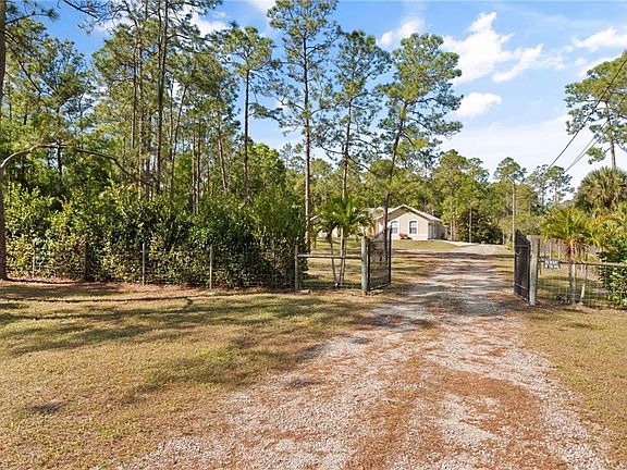 3rd image of 521 Everglades BLVD S