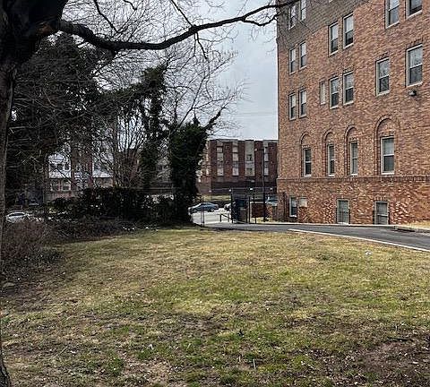 4th image of 1511 W Allegheny Ave