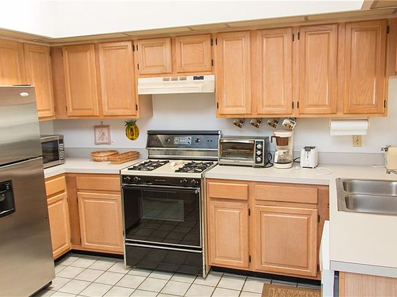 5th image of 11810 Sitting Bull Ln