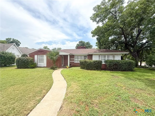 1307 N Main St, Victoria, TX 77901