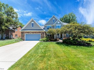 3619 Blackberry Ln, Westlake, OH 44145