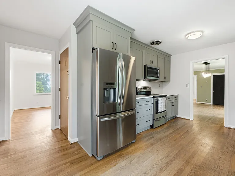 205 S Palisades Dr — Photo 9